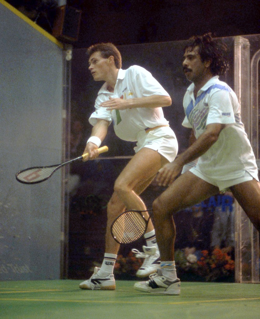 In the finals, Rodney Martin (L) became the first player ever to beat the legendary Jahangir Khan (R) and Jansher Khan in the same tournament when he completed his miraculous week with a 3-1 win over Jahangir.