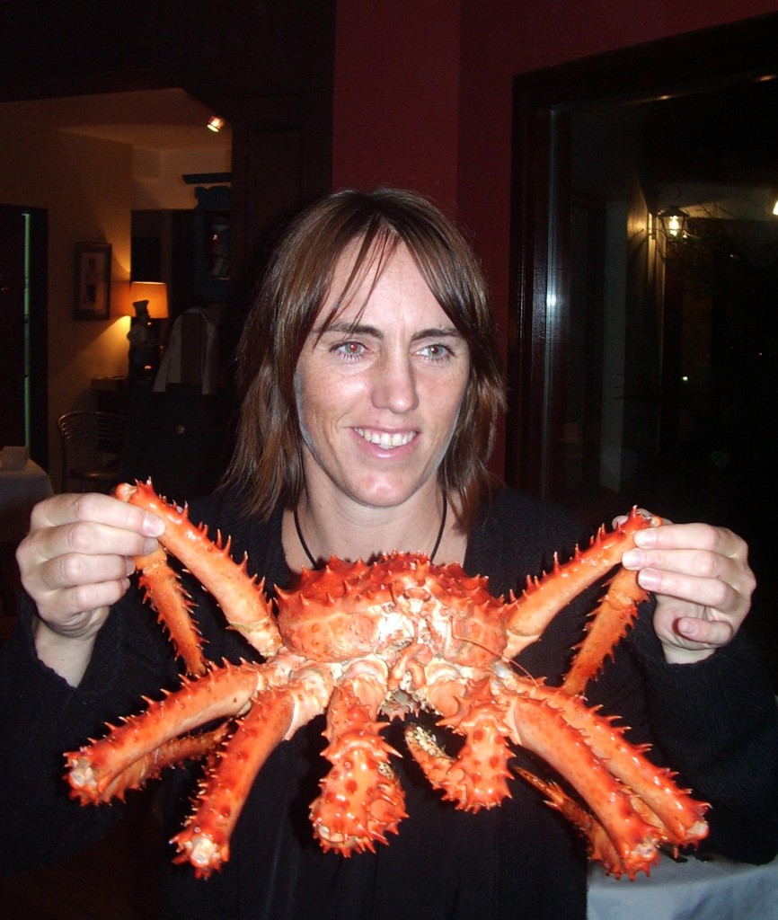 There’s nothing like a King Crab for dinner for Rachael Grinham after exhibiting her squash skills in Ushuaia. Despite the cold temperatures in the low 20’s C, hot crab will go a long way toward feeling like the warmth of Australia. 