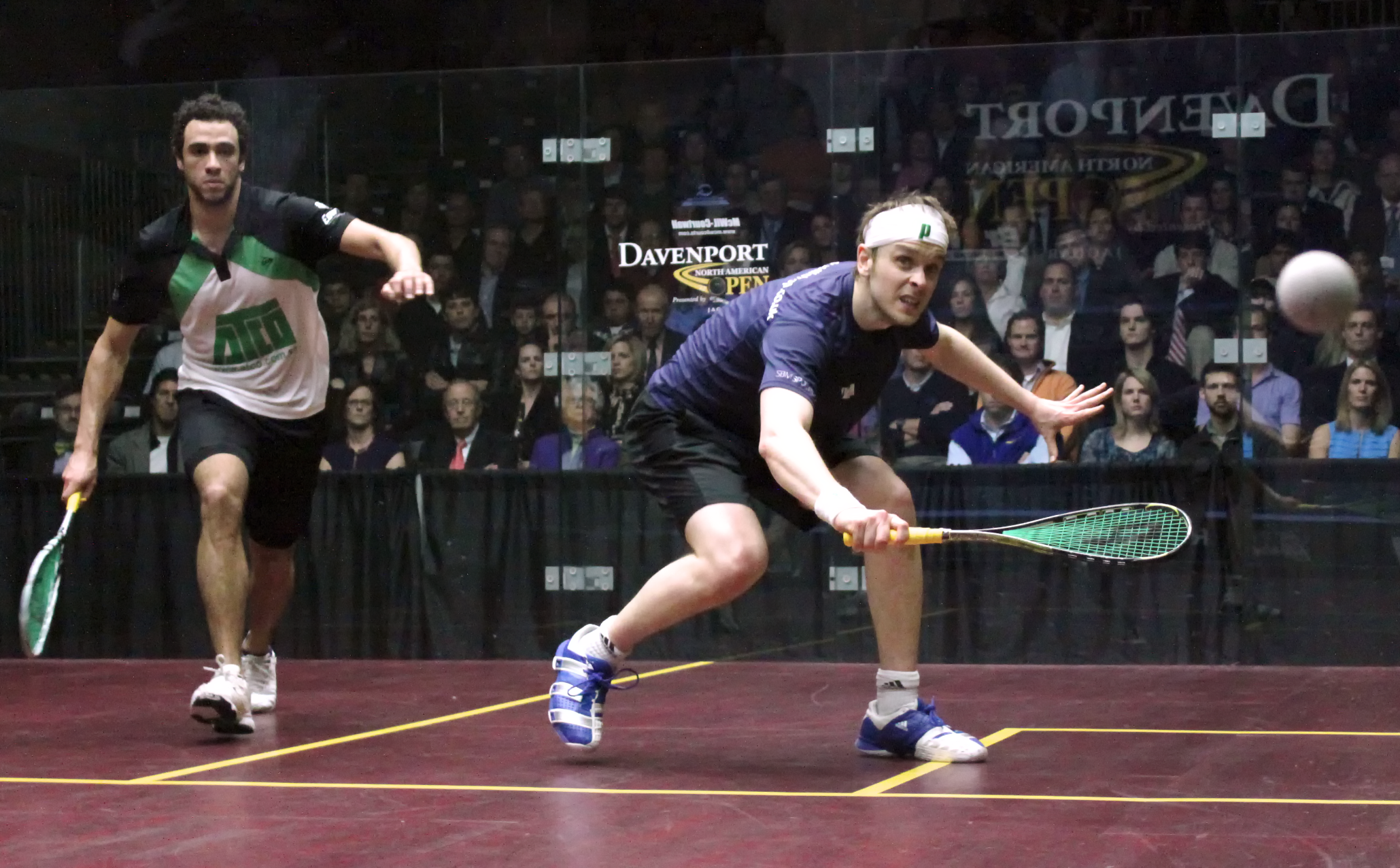 Willstrop (R) controlled the final from start to finish, leaving Ashour to scramble after every shot instead of the other way around.