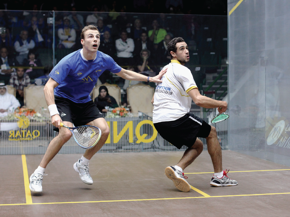 England's Nick Matthew (L) was looking for his third consecutive World Open title, but Ashour eliminated that possibility with a methodical four-game win over Matthew in the semifinals.
