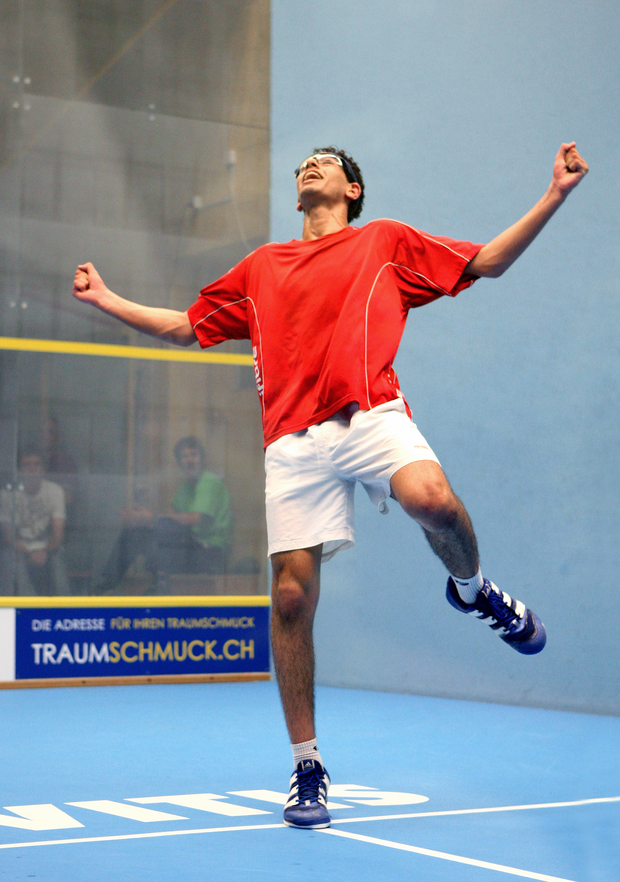 Mohamed El Shorbagy of Egypt could hardly contain himself after his surprising upset over Pakistan’s Aamir Atlas Khan in the individual final of the 2008 World Junior Men’s Championship. For Khan, it was his third time playing in the event after losing in the semifinals in both 2004 and 2006.