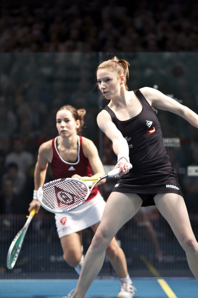 The 11th seeded Vicky Botwright (R) shocked her English teammate, Jenny Duncalf (seeded 5) in the semifinals. Duncalf was forced to retire after the second game due to injury, thus securing the first appearance in a World Open final for Botwright.