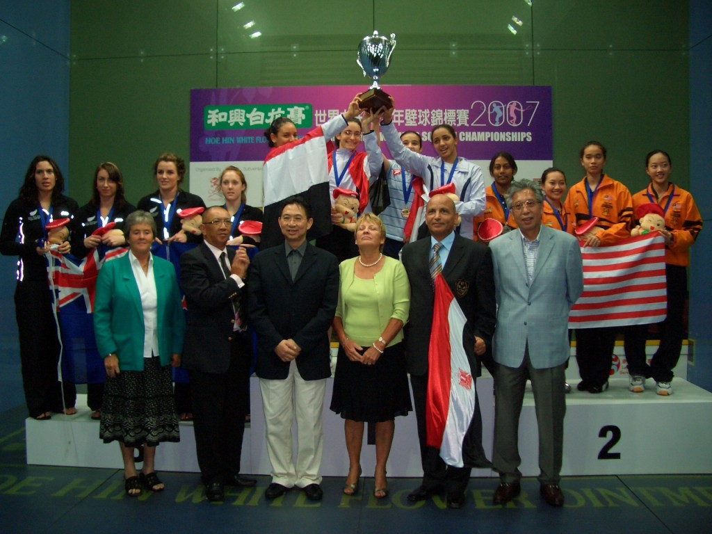 Egypt, with their No. 1 Raneem El Weleily (in white holding the trophy) blew past every other team to claim the Team Championship the week after Weleily became the second player ever to win a second Individual title.