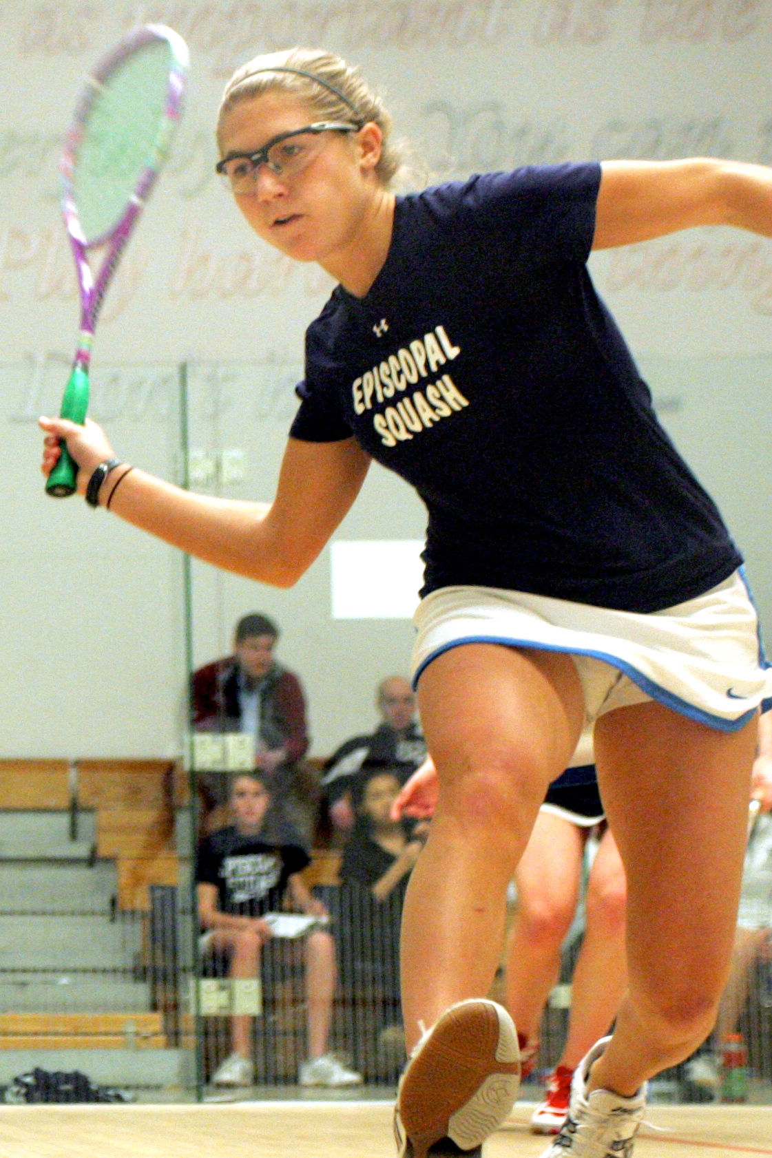 Elizabeth Eyre took the GU17 without the loss of a game, including a 11-9, 11.5, 11-9, final over Haley Mendez.