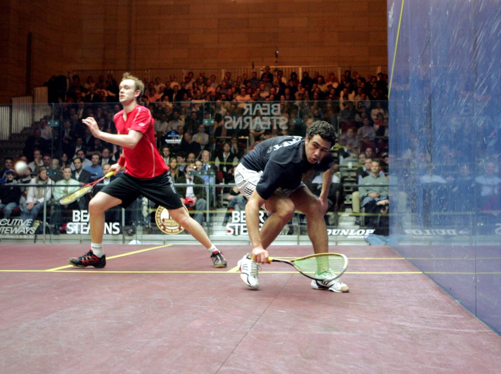 Notice that in the above (L) photo, Ramy Ashour has hit a crosscourt, but rather than watching the ball all the way to the other side of the court, James Willstrop is looking toward that corner where he will meet the ball. 
